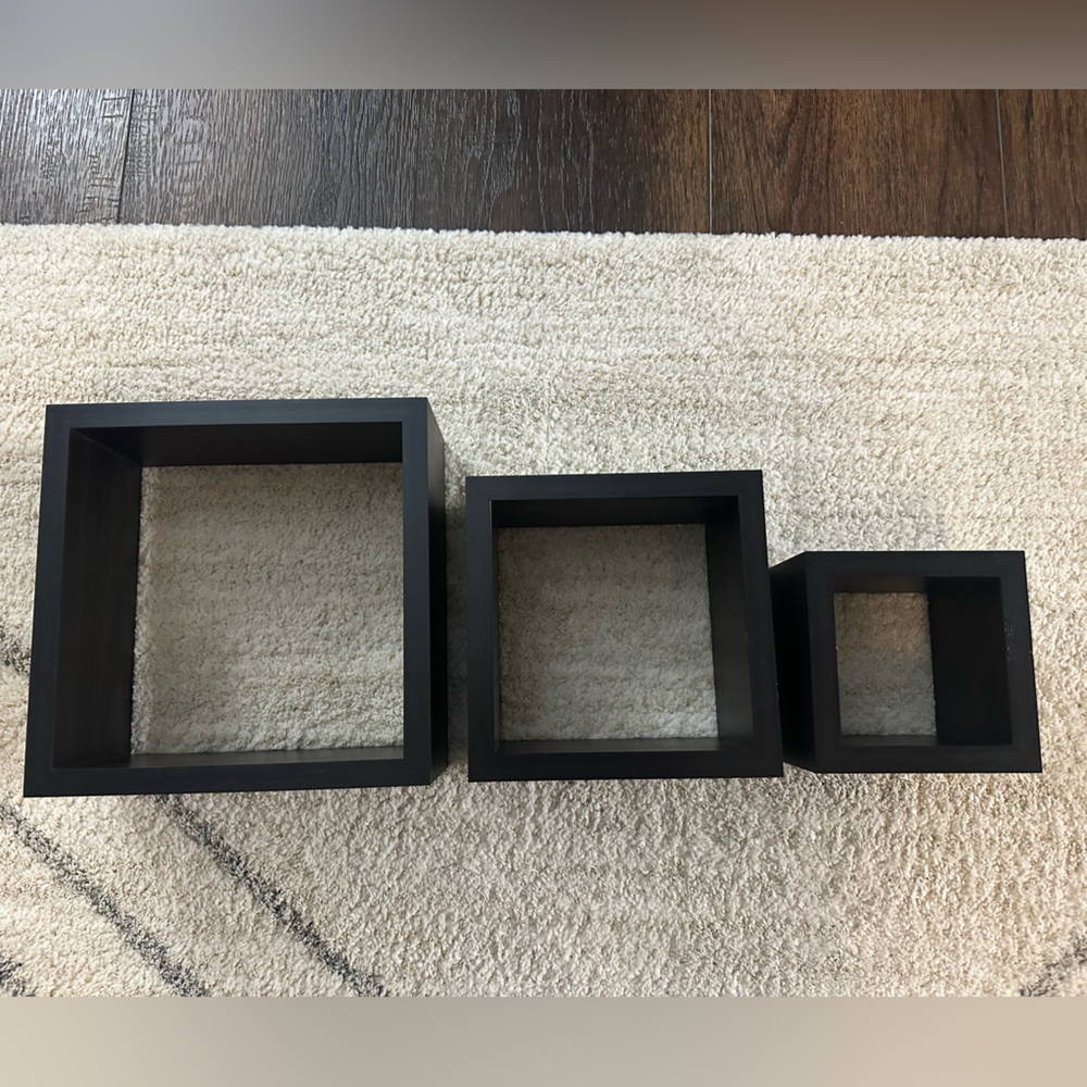 Modern Wall Cube Shelves - Picture 3 of 11